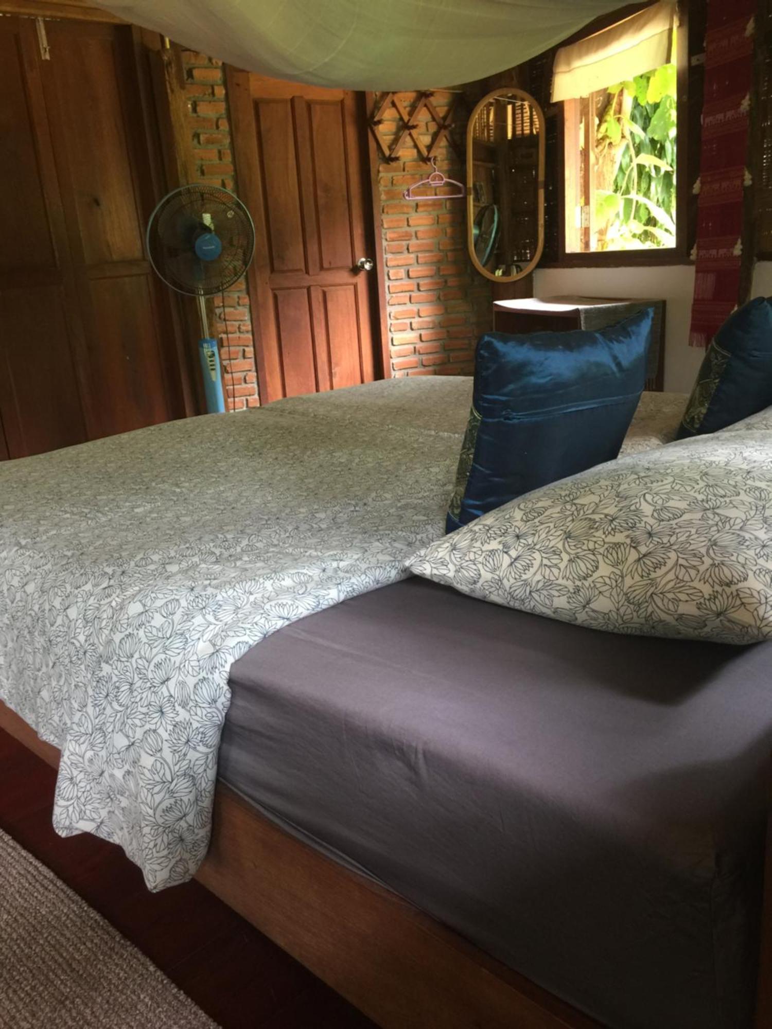 Sang Tong Huts Hotell Mae Hong Son Eksteriør bilde